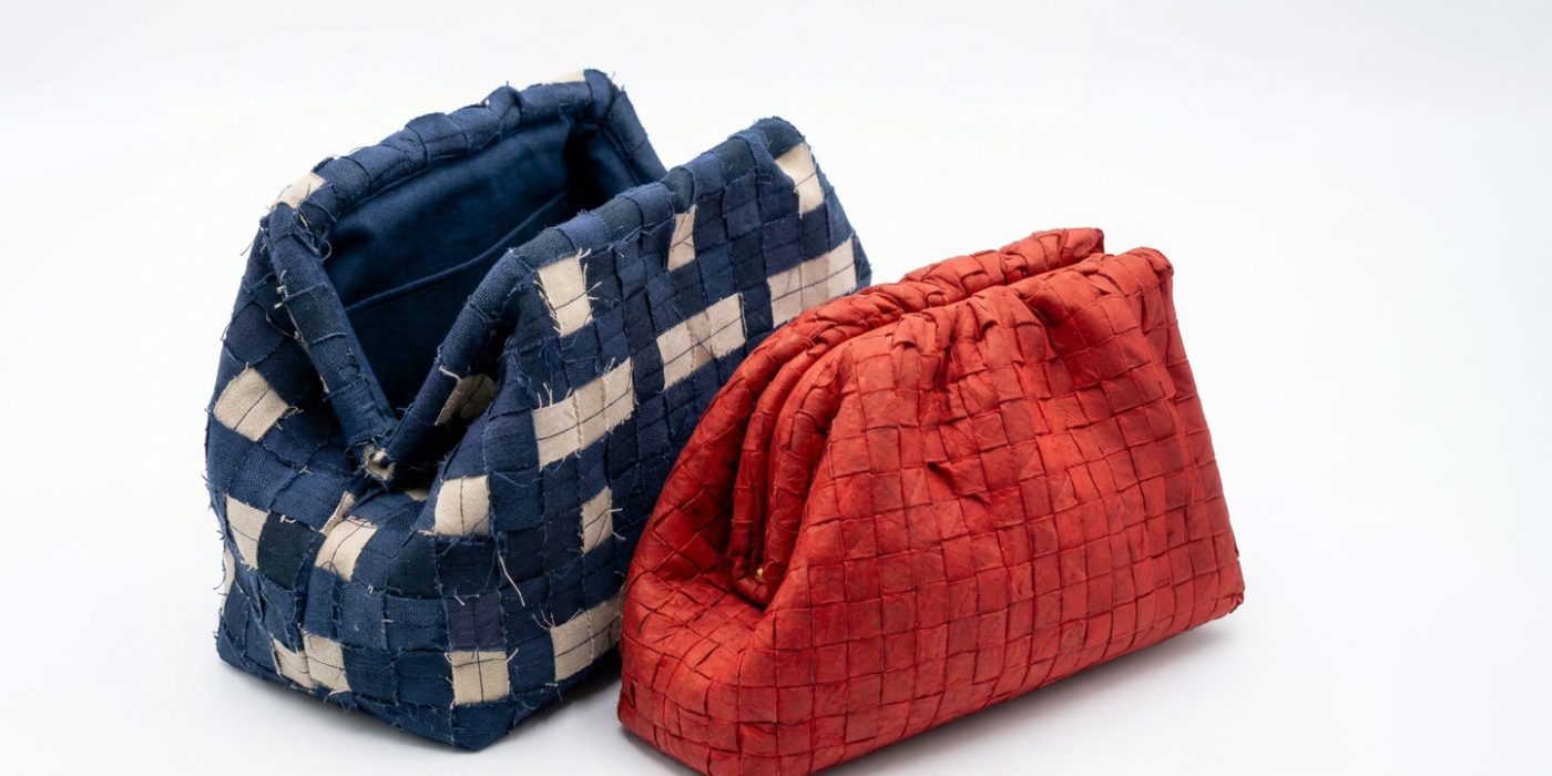 Cartera de mano con fleje