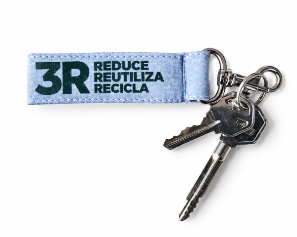 Llavero elaborado en tela reutilizada